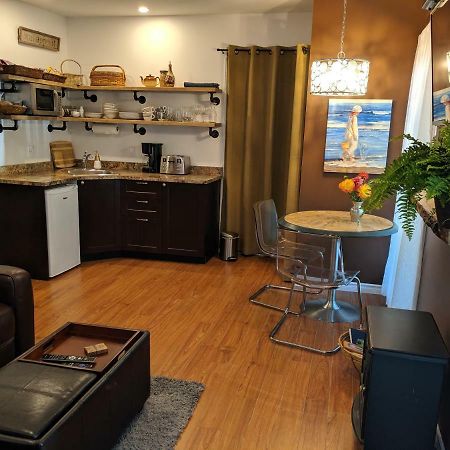 Oceanspray Hideaway Apartment North Saanich Exterior foto