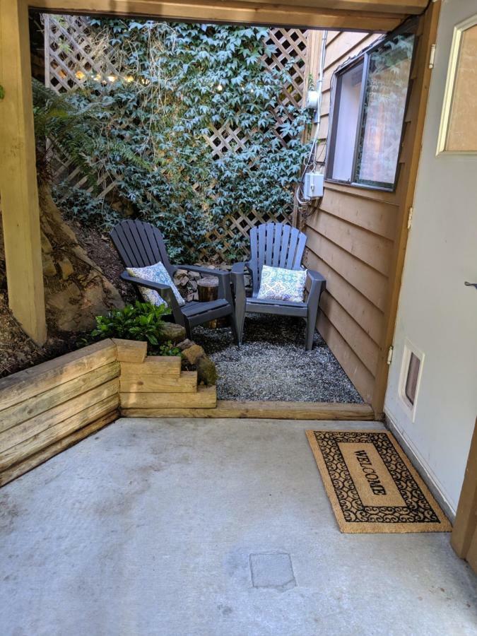 Oceanspray Hideaway Apartment North Saanich Exterior foto