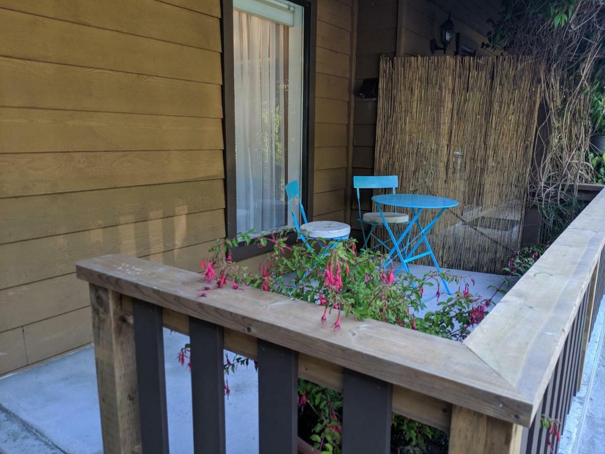 Oceanspray Hideaway Apartment North Saanich Exterior foto