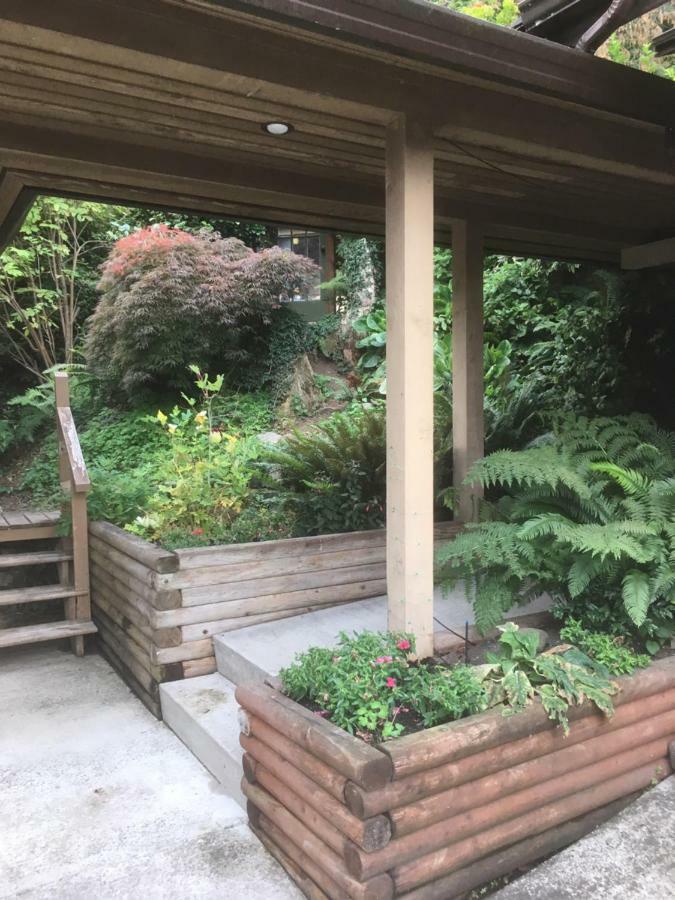 Oceanspray Hideaway Apartment North Saanich Exterior foto