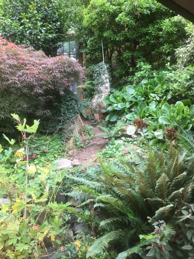 Oceanspray Hideaway Apartment North Saanich Exterior foto